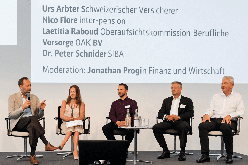 From left to right: The moderator of the day, Jonathan Raboud (FuW), spoke with Laetitia Raboud (Occupational Pension Supervisory Commission OAK BV, Nico Fiore (inter-pension), Dr. Peter Schnider (SIBA), Urs Arbter (SIA) asked the panel what the future holds for brokerage fees in occupational pensions.