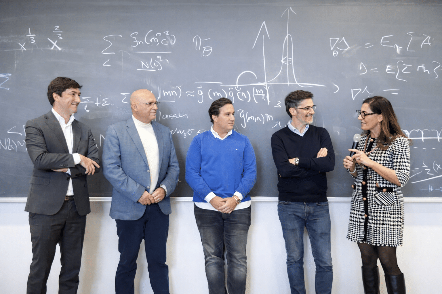 Embedded Insurance im Alltag: v.l.n.r.: Saverio Patimo, Eran Tirer (Ledgertech), Raphael Gomes (Discovermarket), Fabien Cazes (Neat), Silvia Signoretti (Swiss InsurTech Hub).