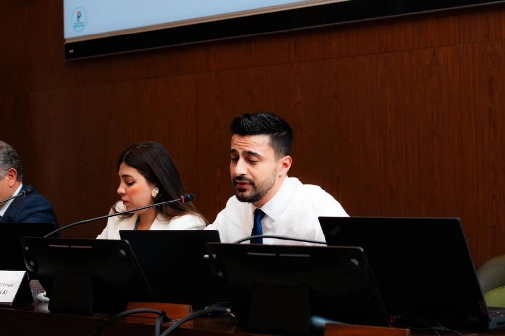 UN in Genf: Bejan Choschnau fordert globale Infrastruktur für Vertrauen im Internet.