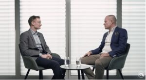 AI, climate risks and the art of working with uncertainty. Jakob Barandun (right) in conversation with physicist and entrepreneur Dr Christian Spindler (left).