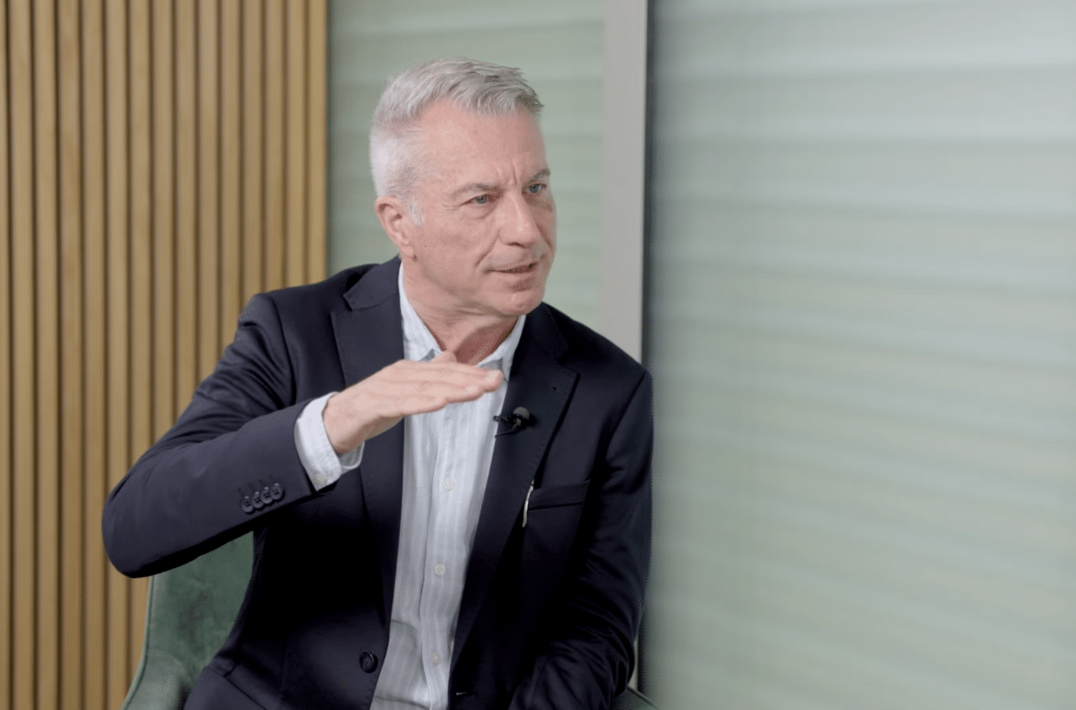 Zwei zusätzliche Arbeitsjahre würden das Sozialsystem erheblich entlasten sagt Reto Lipp.