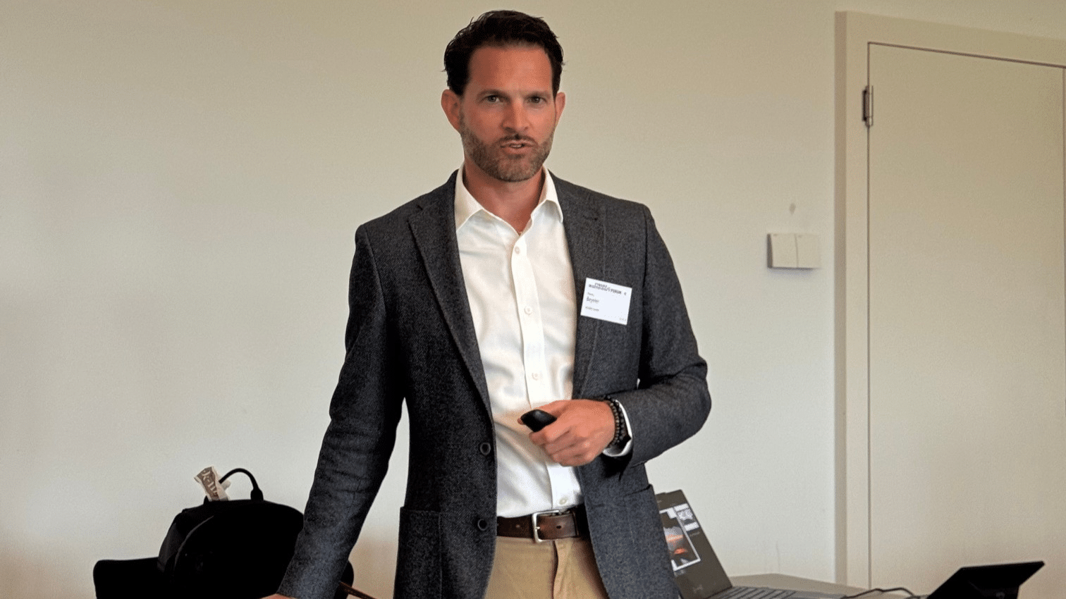 Was Broker von Piloten lernen können weiss Kapitän und Leadership-Coach Thierry Beyeler.